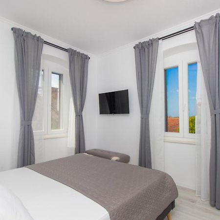 Apartment Ena ,City Center Sibenik Exterior photo