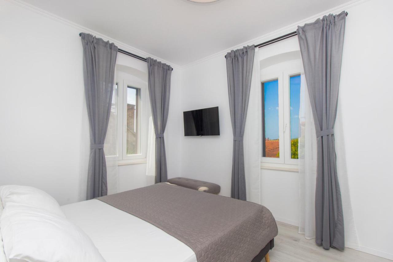 Apartment Ena ,City Center Sibenik Exterior photo